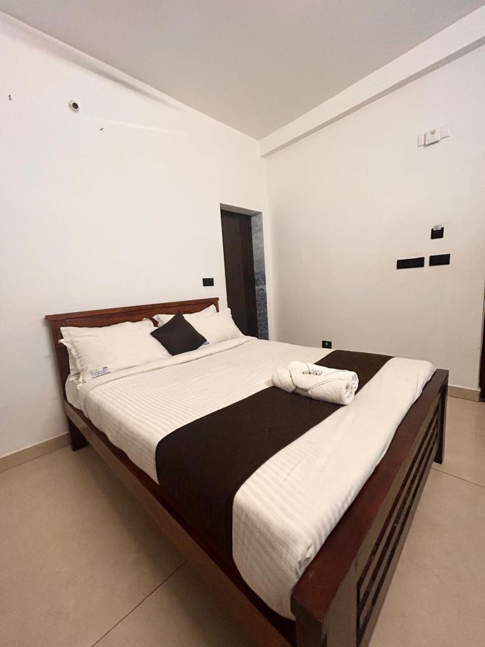 Hotel The Ocean Grand à Pondichéry Extérieur photo