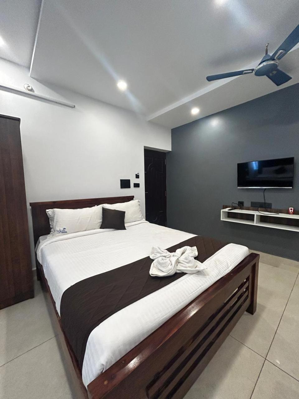 Hotel The Ocean Grand à Pondichéry Extérieur photo