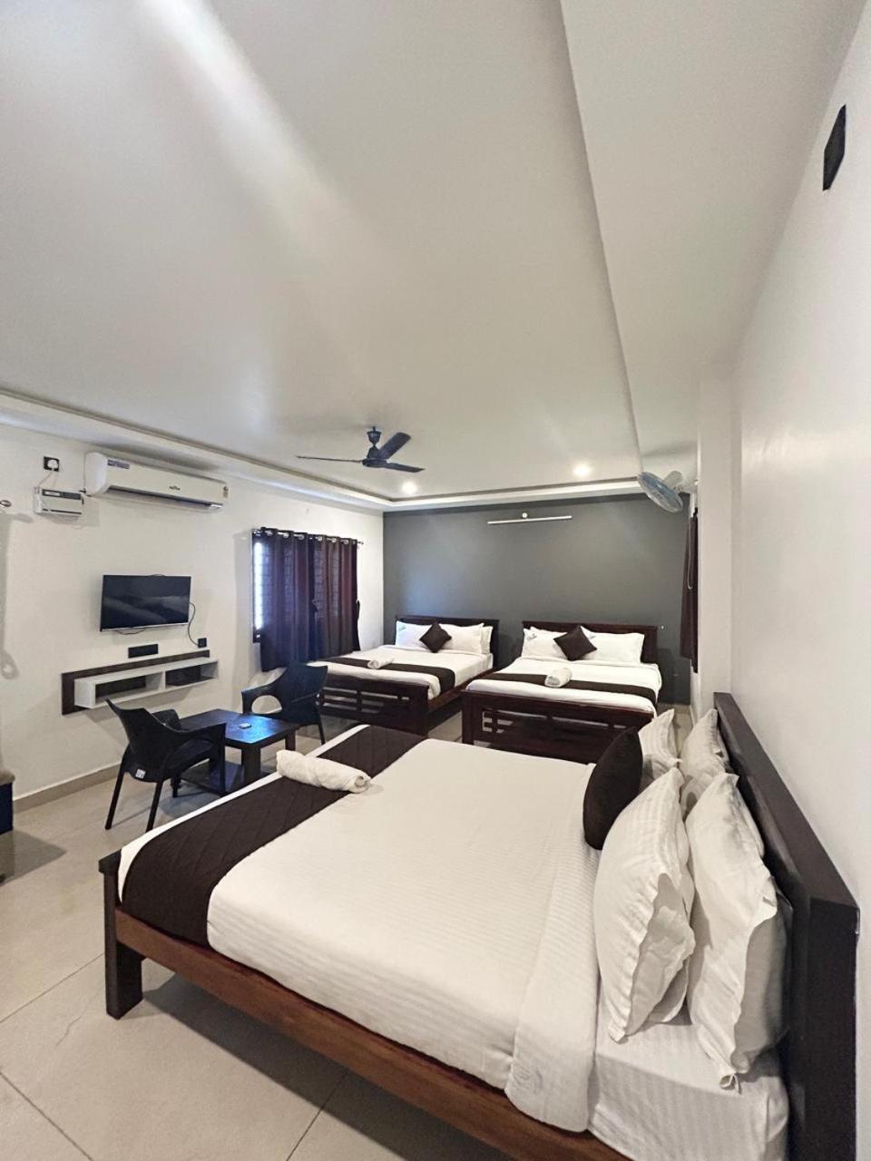 Hotel The Ocean Grand à Pondichéry Extérieur photo
